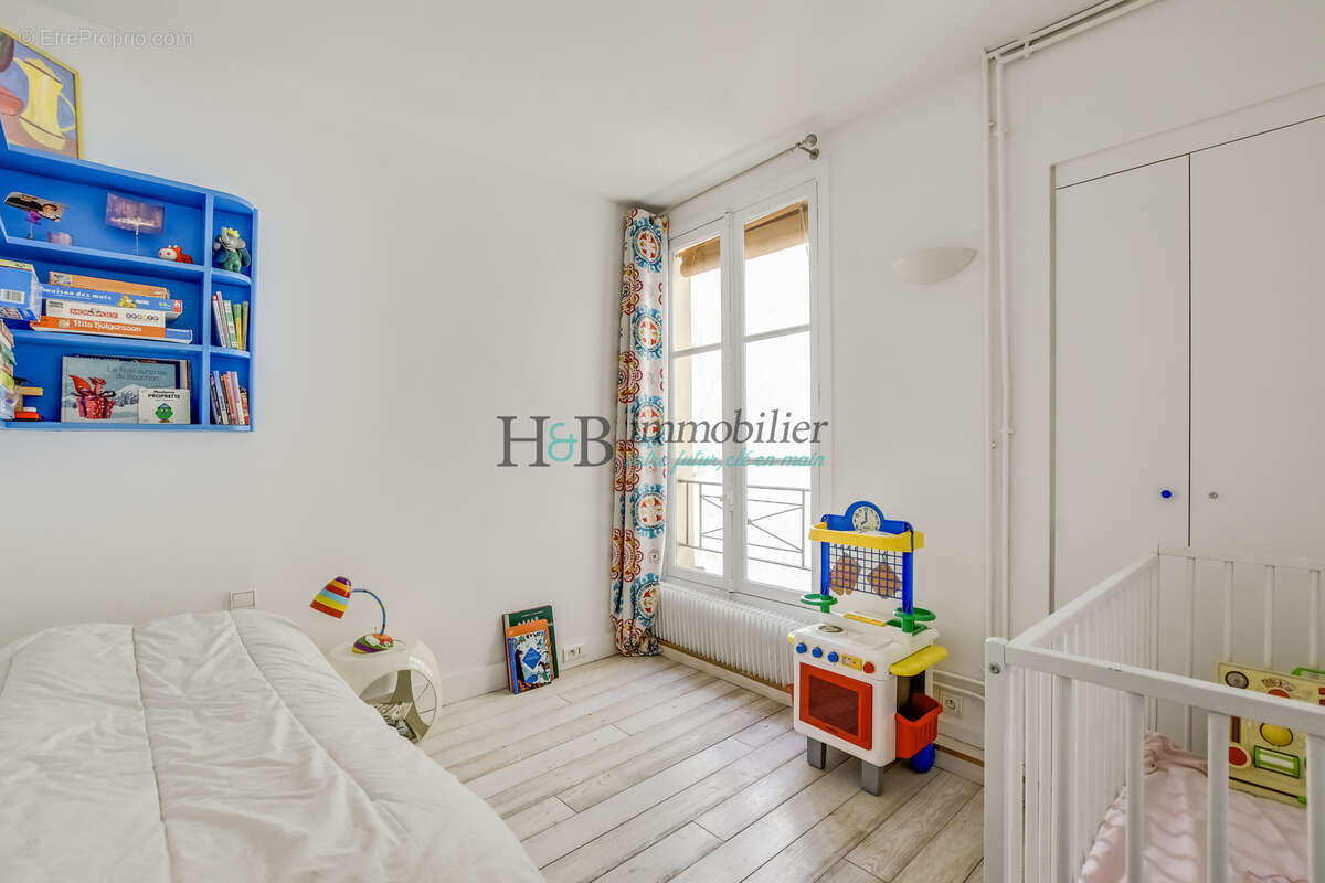 Appartement à PARIS-7E
