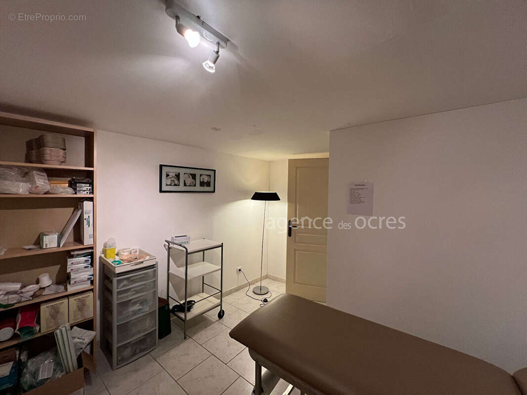 Commerce à SAINT-SATURNIN-LES-APT