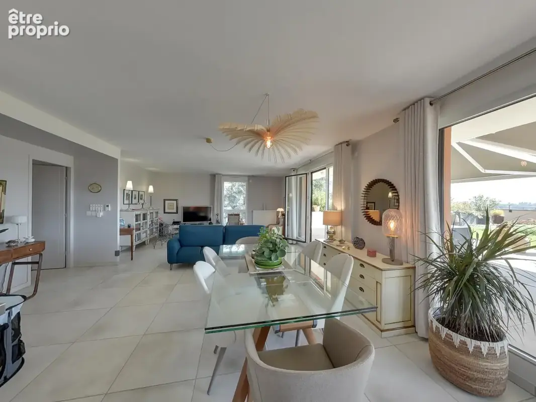 Superbe 4 pièces + cuisine de 113m2 avec 208m2 de terrasse panoramique et poss. 2 garages voiron le karat - photo 4