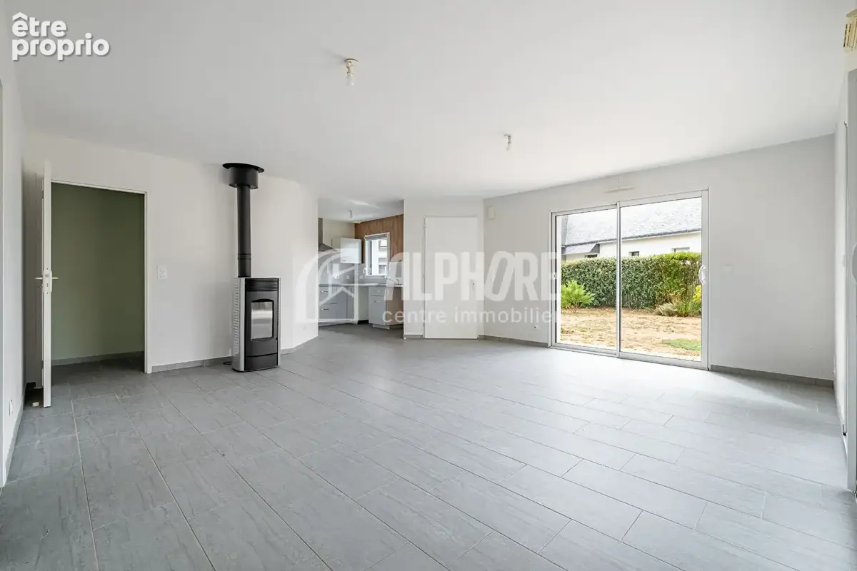 Maison Saint Lyphard , Plain Pied , 3 chambres + garage / Normes RT 2012 - photo 4