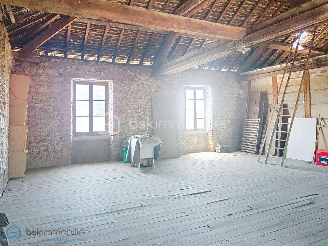 Appartement à COLOMBE