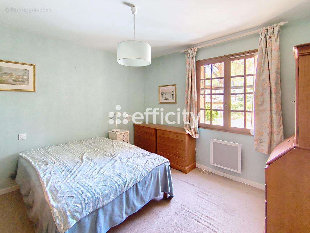 Maison 125 m² à Saint-Clement-De-Riviere  - photo 12