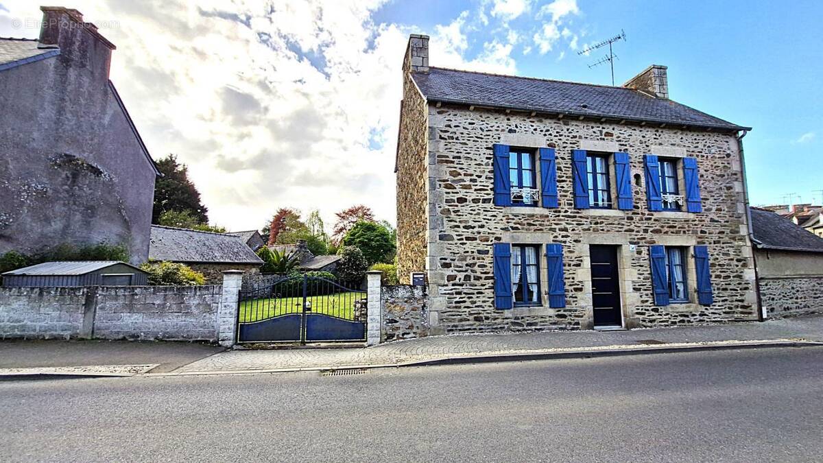 Maison à LANVOLLON