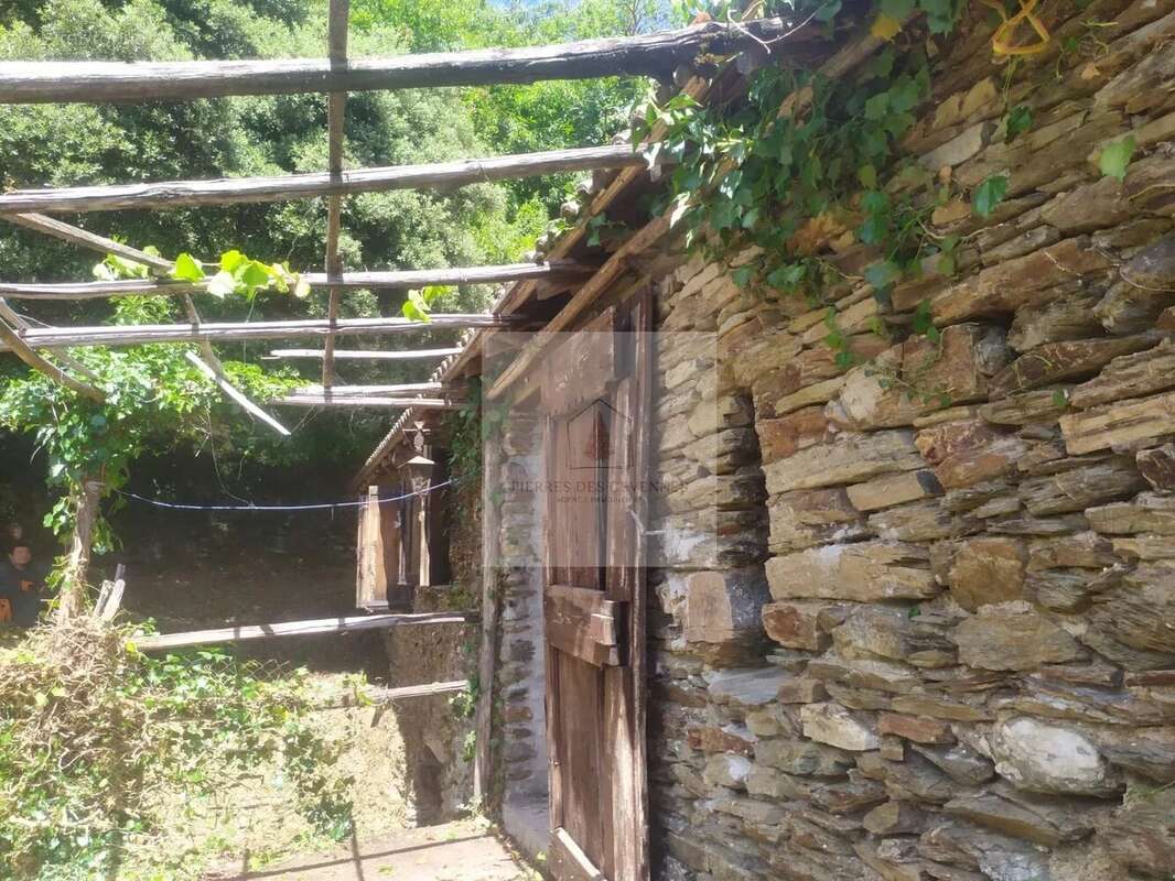 Maison à SAINT-HILAIRE-DE-LAVIT