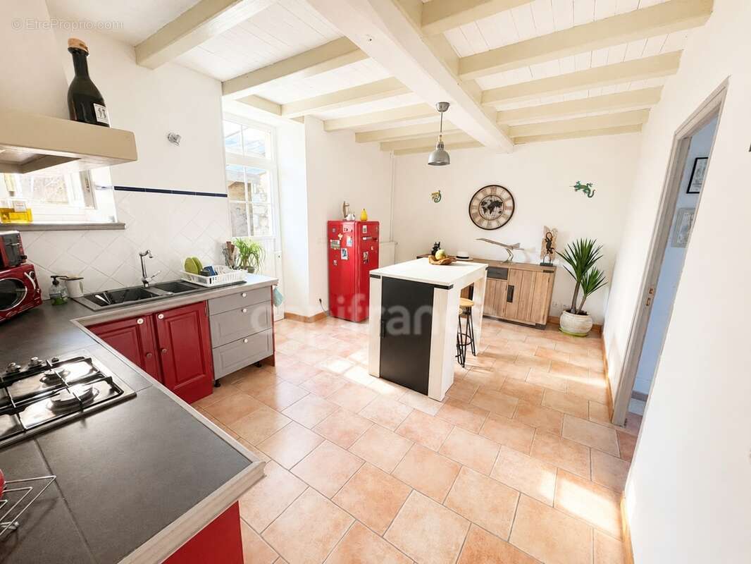 Maison à vendre 6 pièces CORME ROYAL (17) - photo 2