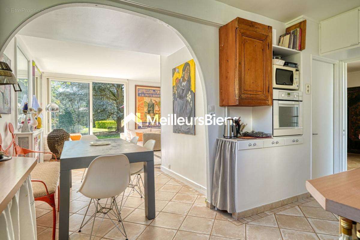 Maison à LA CELLE-SAINT-CLOUD