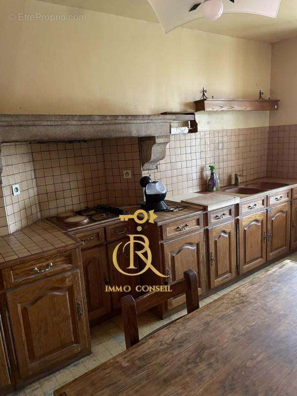 Maison à DURDAT-LAREQUILLE