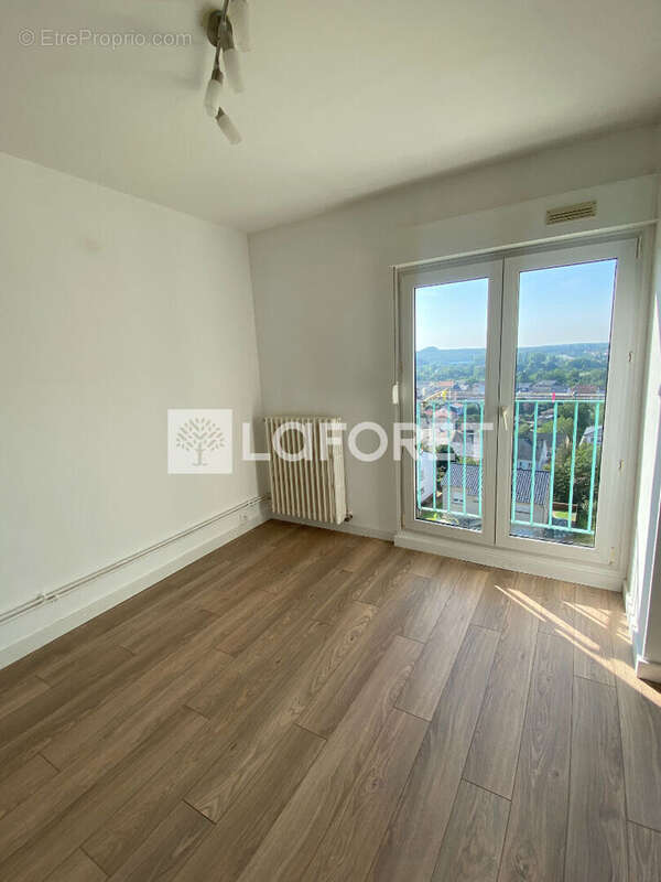 Appartement à CLOUANGE