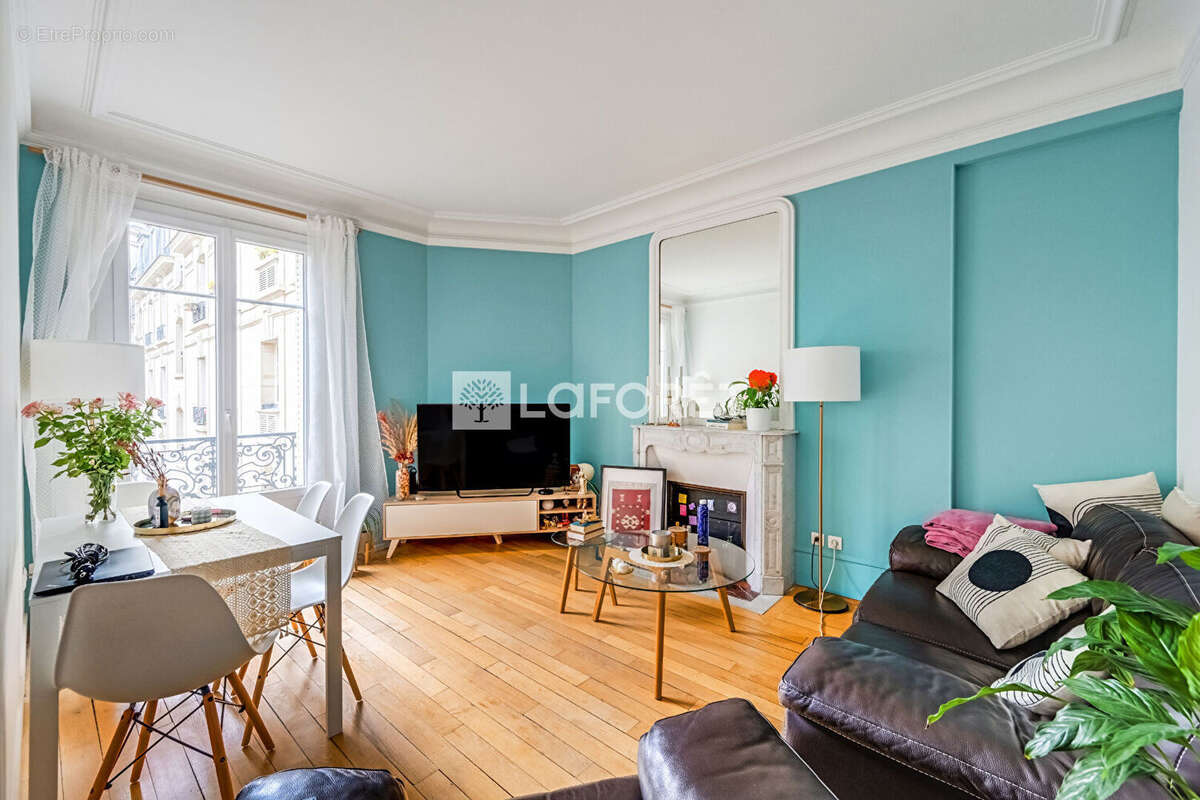 Appartement à PARIS-14E