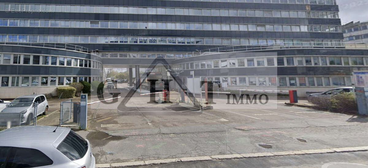 Local d'activités 450m2 à vendre Nanterre - photo 4