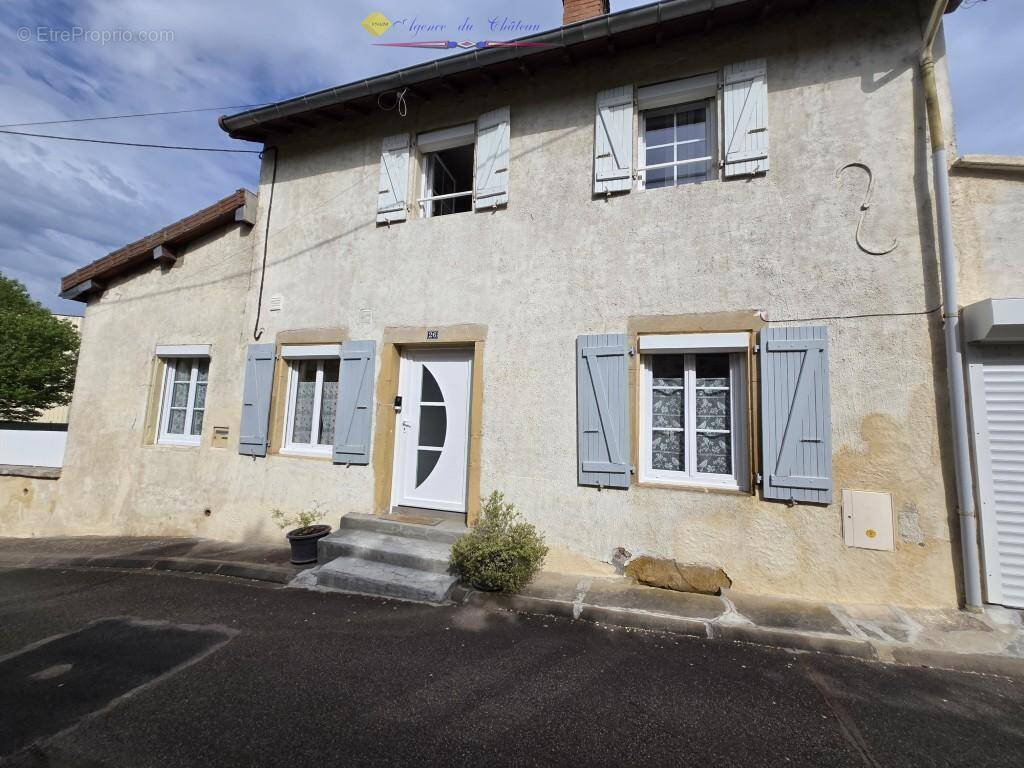 n°3 - Maison à LA CLAYETTE