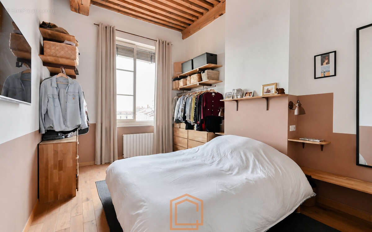Appartement 81 m2 avec  vue exceptionnelle  - Croix rousse centre - photo 10