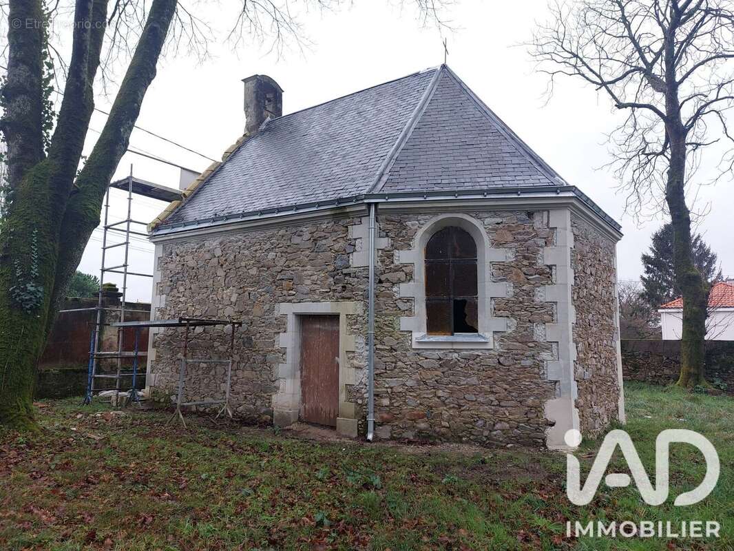 Maison 325 m² à Les Sorinieres  - photo 4