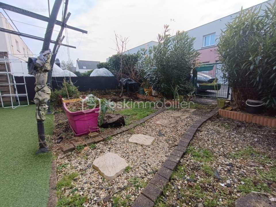 Maison à NOYAL-CHATILLON-SUR-SEICHE