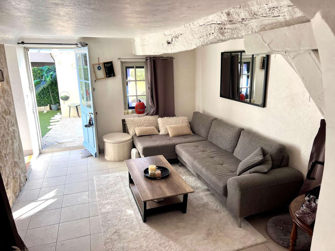 Appartement à LA COLLE-SUR-LOUP