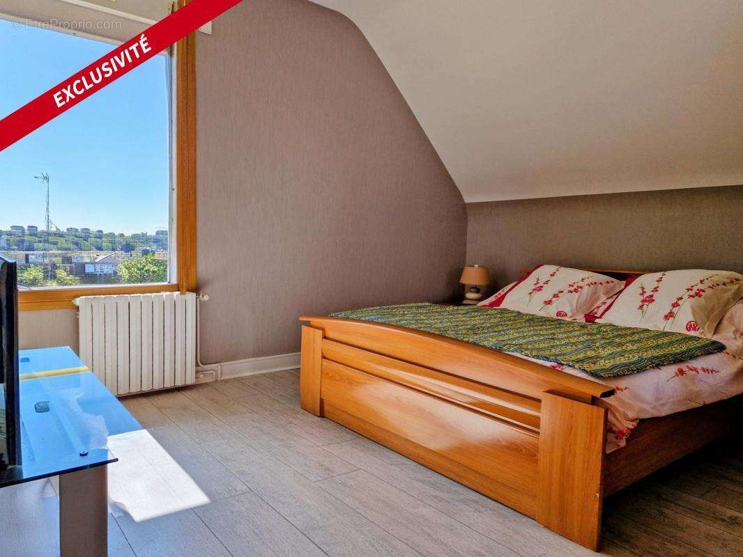 Maison à LONGUE-JUMELLES