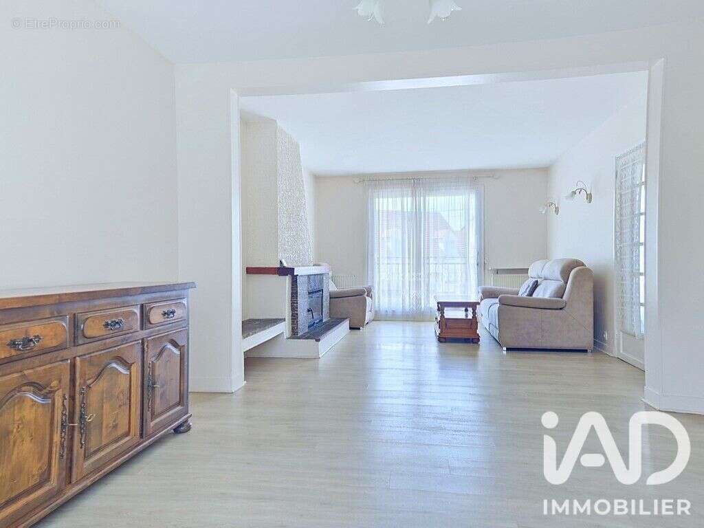 Maison 150 m² à Ozoir-La-Ferriere  - photo 2