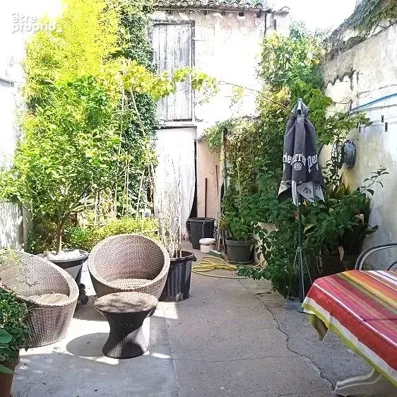 LUNEL — Vente urgente : Maison de ville 90 m² avec cour privative à prix sacrifié - photo 4