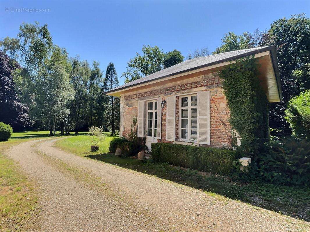 Château 25 pièce(s) 926 m2 - photo 3