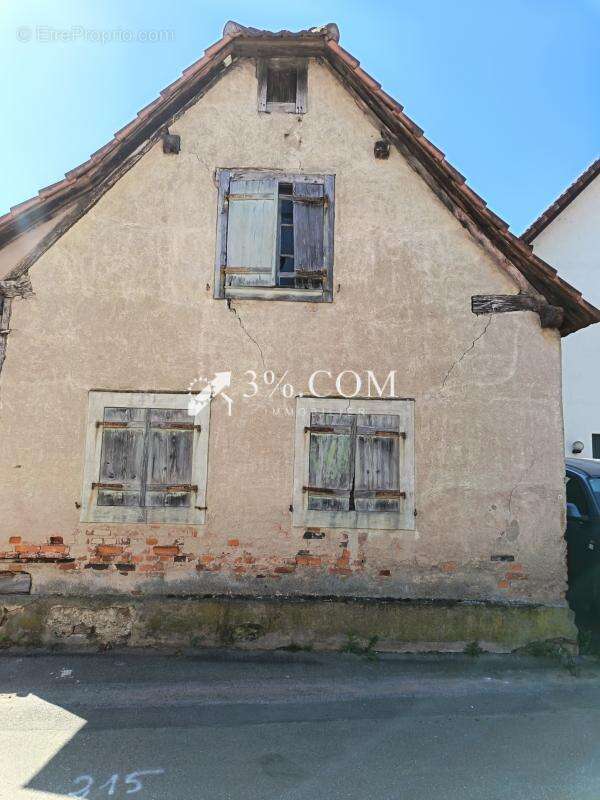 Maison des annees 1950  de 105m2 a renover avec dependances - photo 15