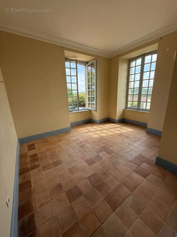 Appartement à BRUGHEAS