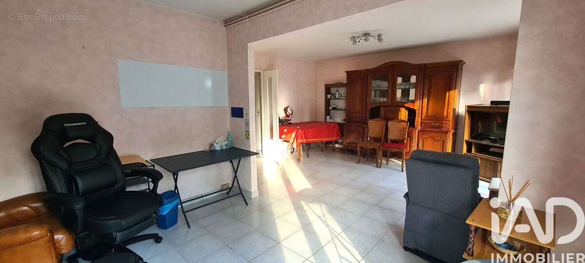 Photo 3 - Maison à SAVIGNY-LE-TEMPLE