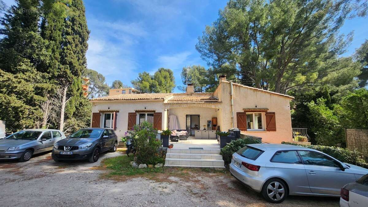 LA CIOTAT - MAISON - AU CALME - T9 - dépendance - proche - Maison à LA CIOTAT