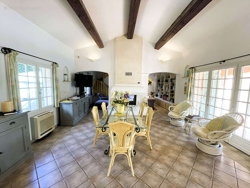 Maison à PUGET-SUR-ARGENS