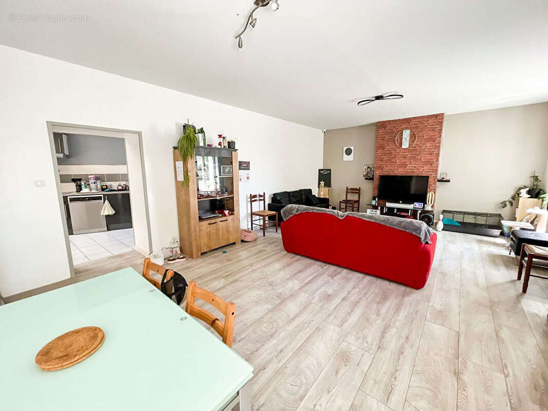 Maison à COULONGES-SUR-L'AUTIZE