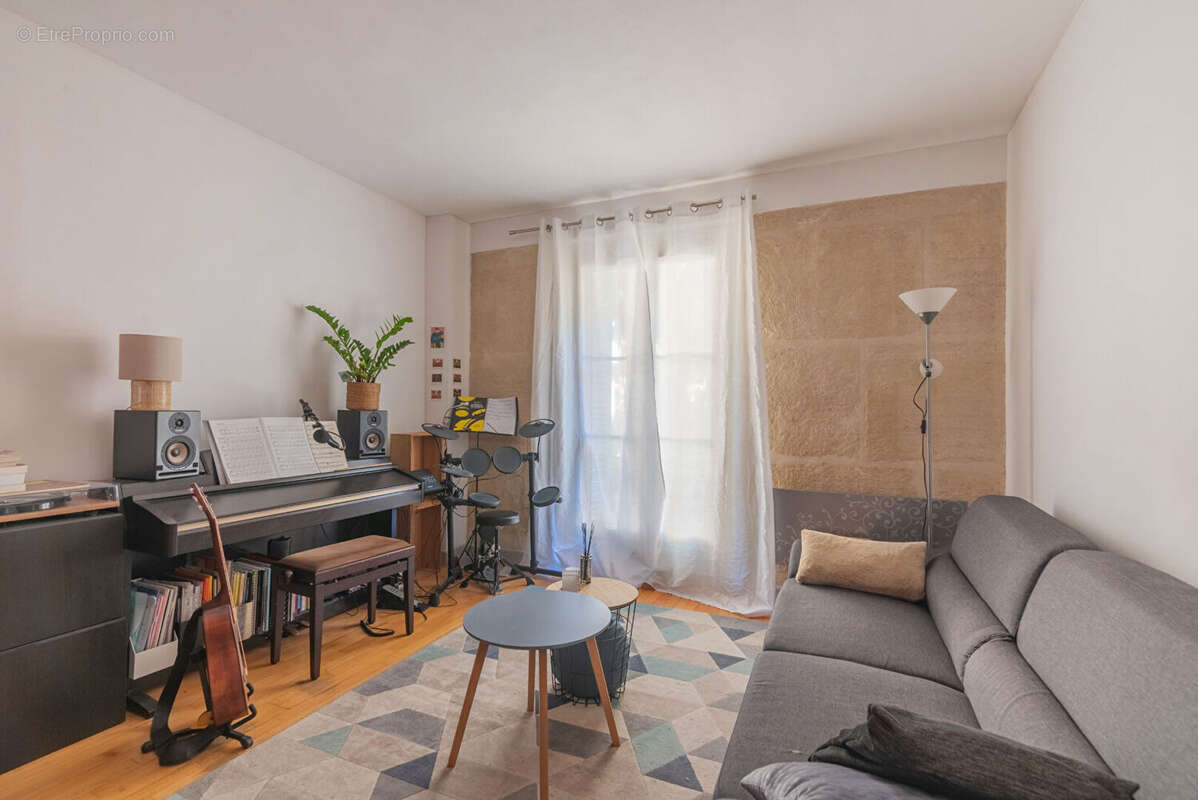 Appartement à PARIS-18E
