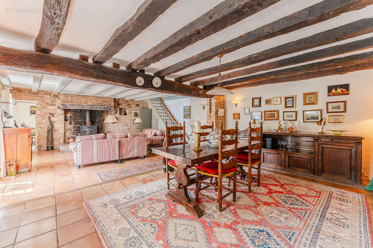 Maison à SAINT-COUTANT