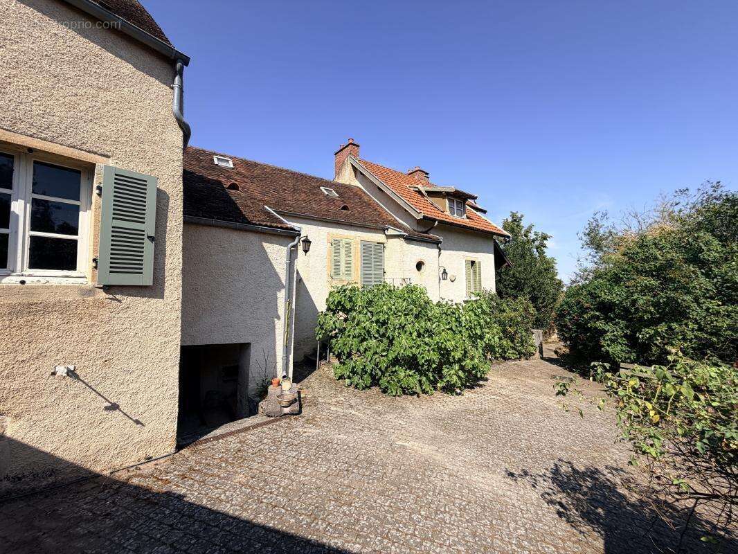 Maison 177 m² à Couchey  - photo 3