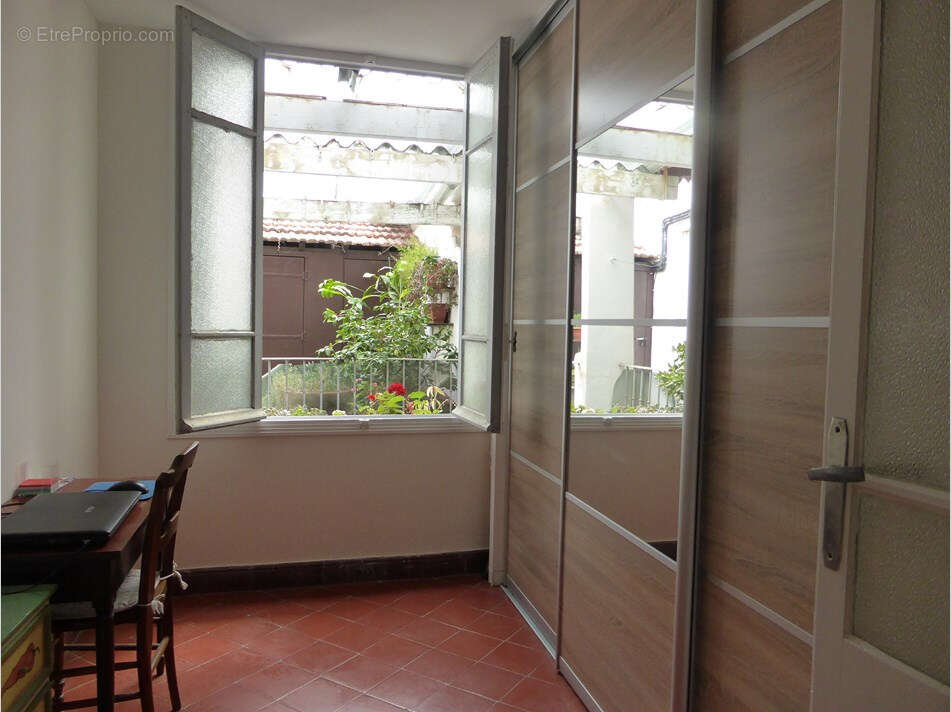 By drive immo rare hotel de ville narbonne appartement t6 avec patio - photo 9