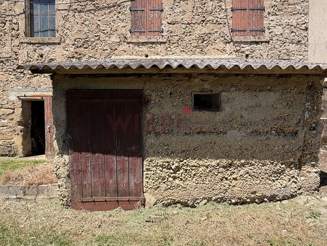 Maison à MONTELIER