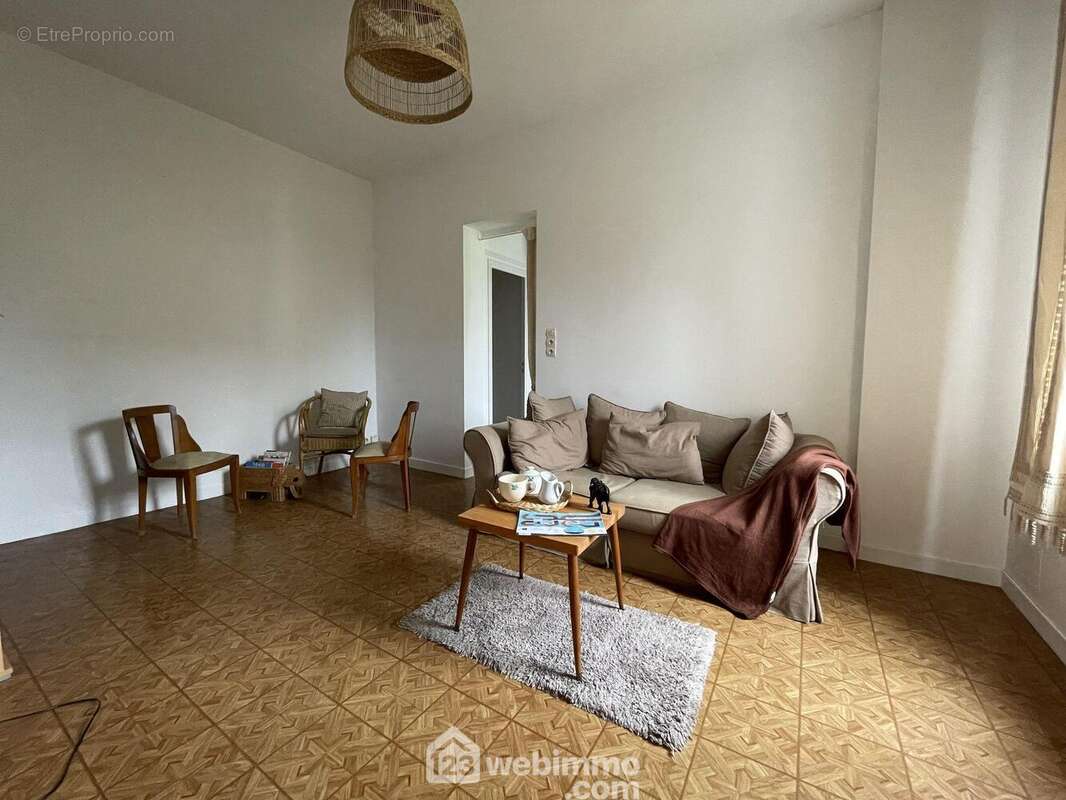 Le salon de 15 m2, - Maison à CHATELLERAULT