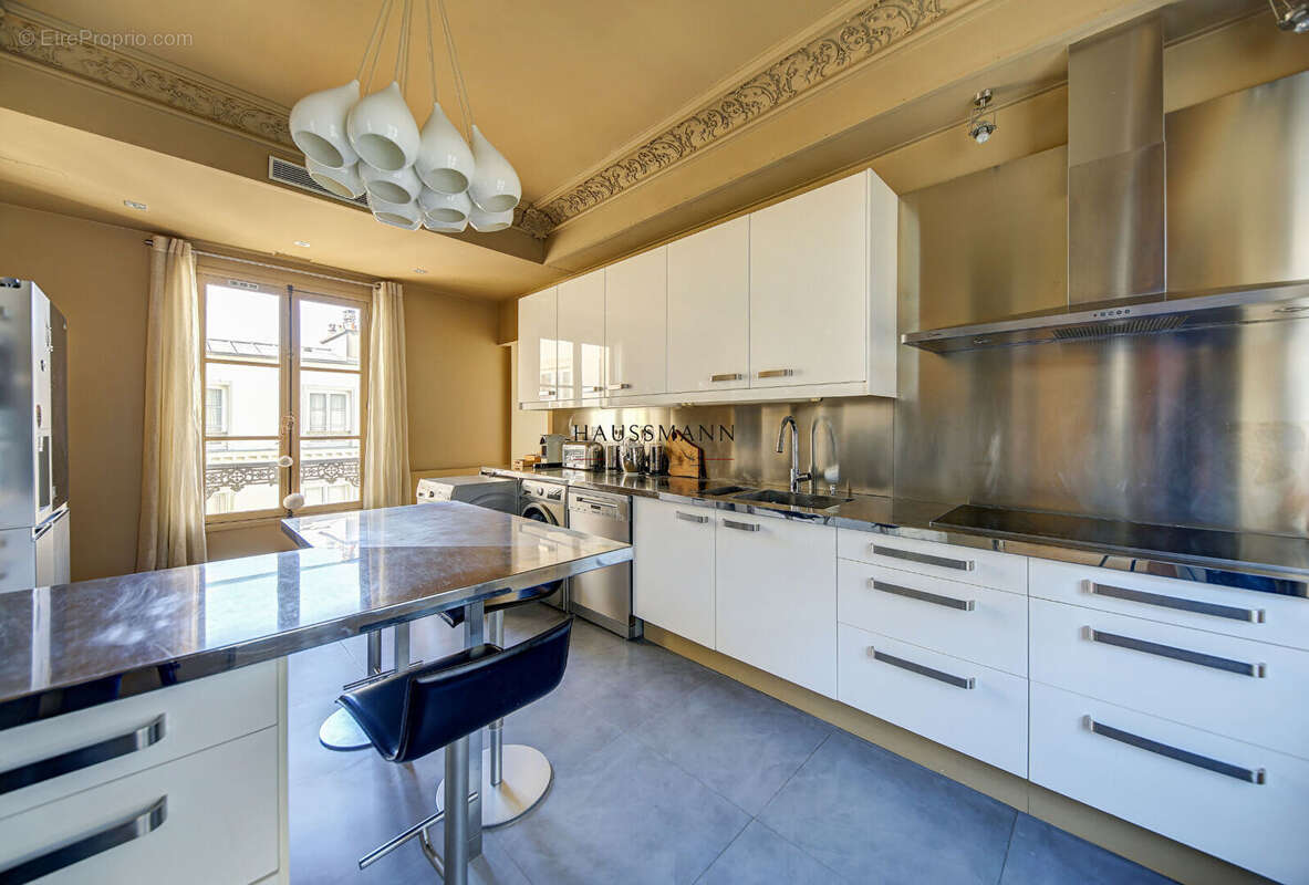 Appartement à PARIS-7E