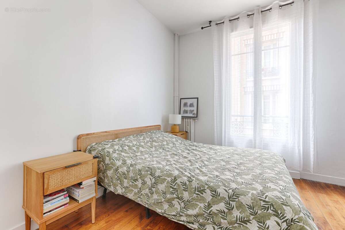 Appartement à COURBEVOIE