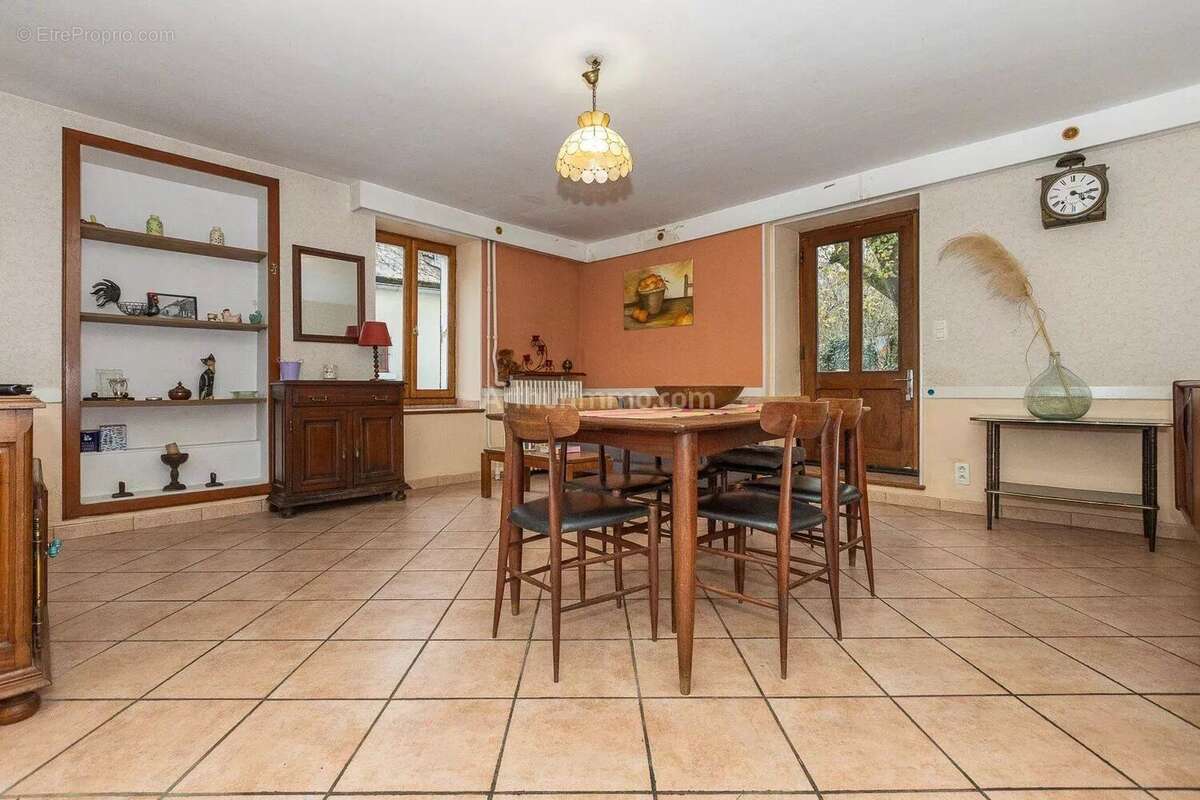 Maison à SAINT-BUEIL