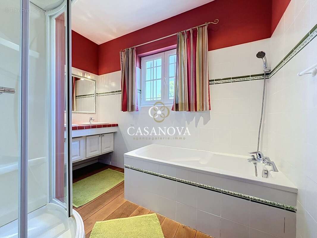 Maison de caractère de 255 m² avec piscine et 7 chambres à 20 minutes de Pézenas - photo 12