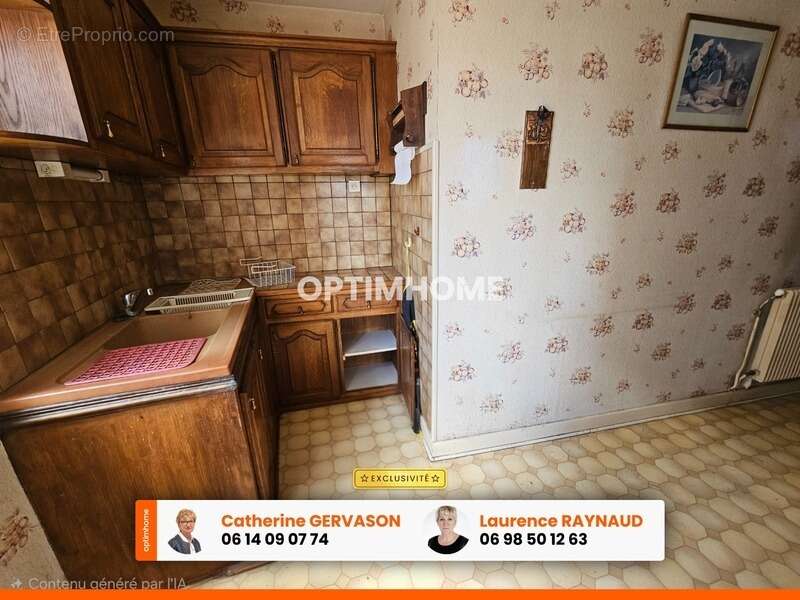 Maison à vendre 8 pièces - 6 chambres- terrain de 884 m2 -belle vue dégagée- LA ROCHE BLANCHE (63) - photo 7
