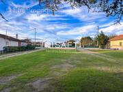 Photo 1 - Terrain à AMBARES-ET-LAGRAVE