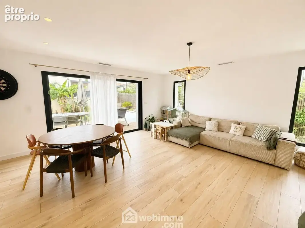 Maison 117 m² à Saint-Drezery  - photo 10