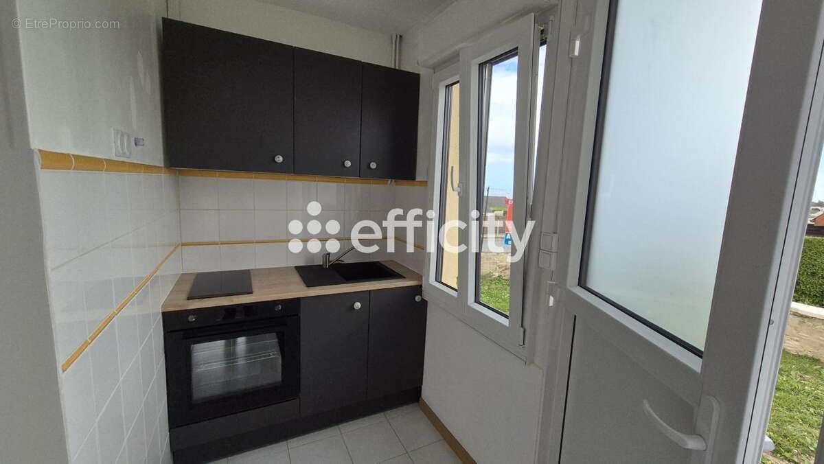 Maison 37 m² à Saint-Come-De-Fresne  - photo 4