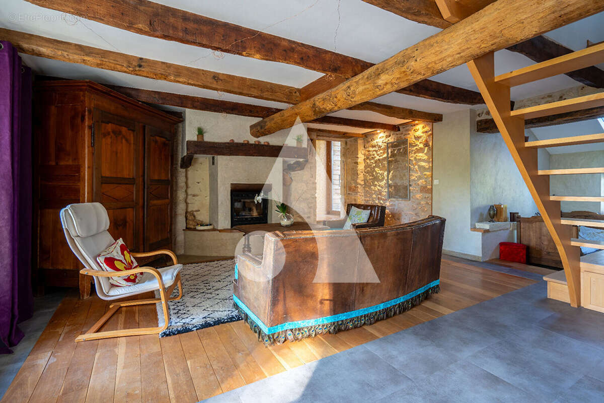 Maison à ANGLARS-SAINT-FELIX