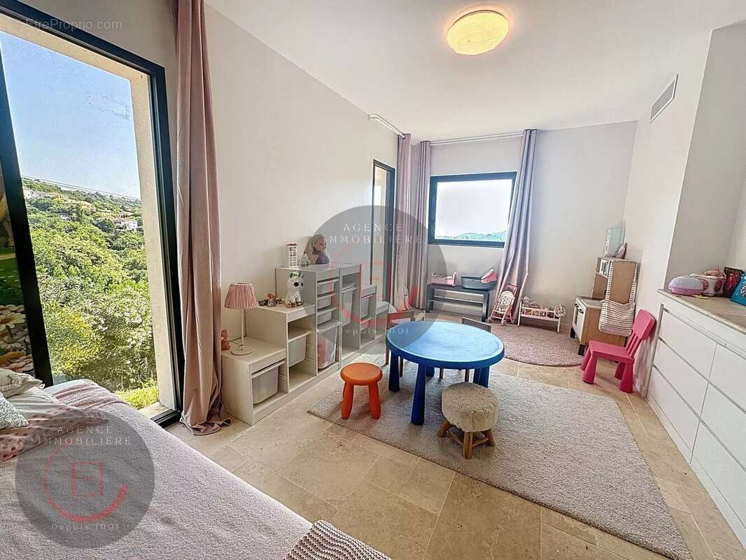 Maison à LES ADRETS-DE-L&#039;ESTEREL