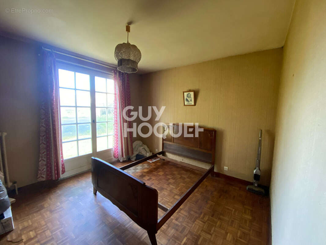 Maison à SAINT-GUINOUX