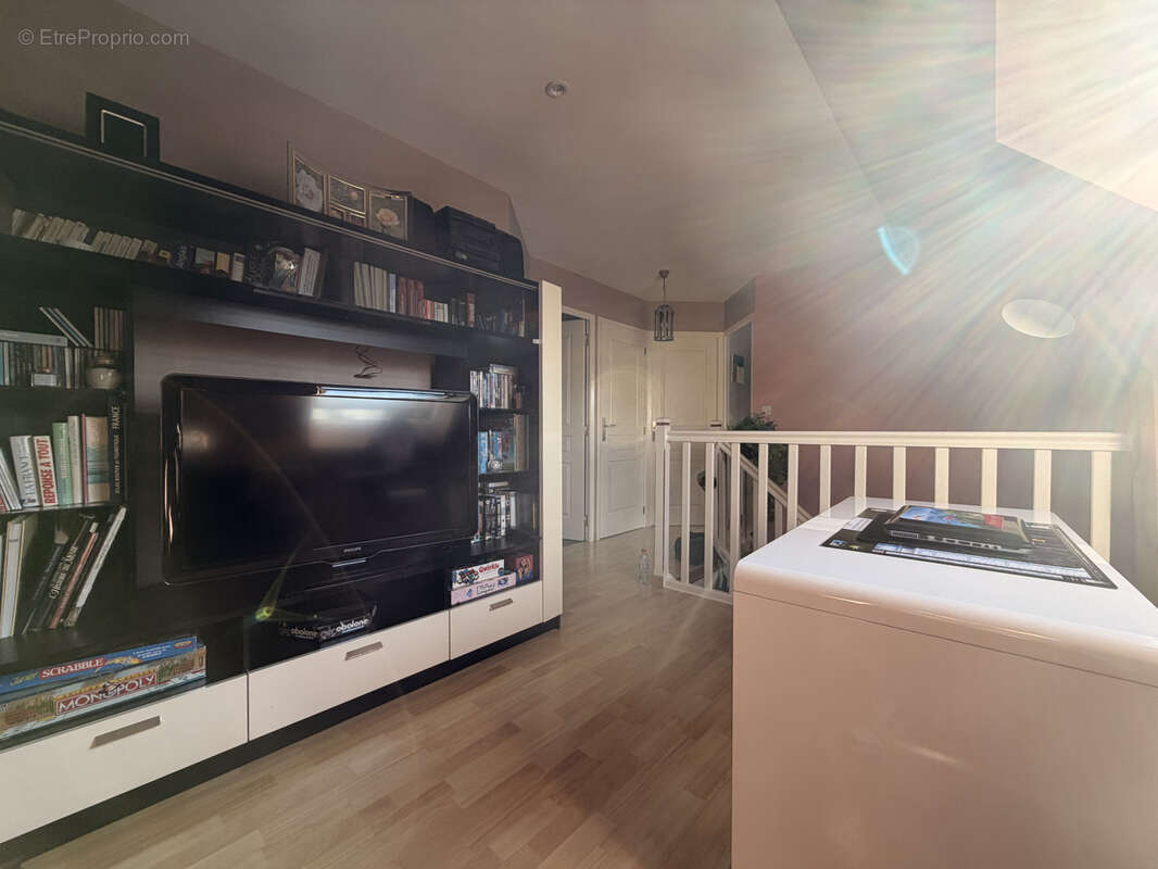 Maison à NEUVILLE-SUR-SARTHE