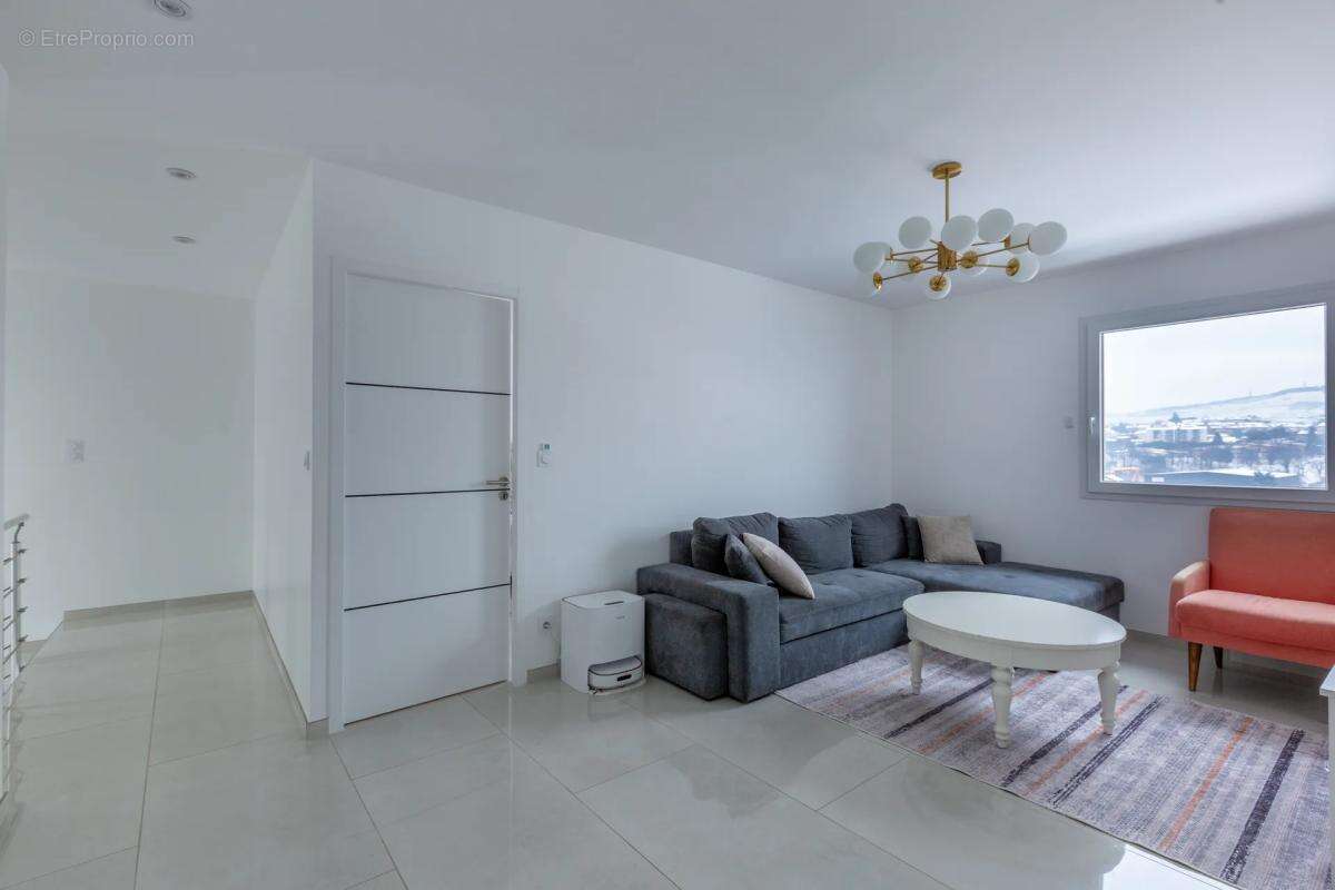 Maison à LA GRAND-CROIX