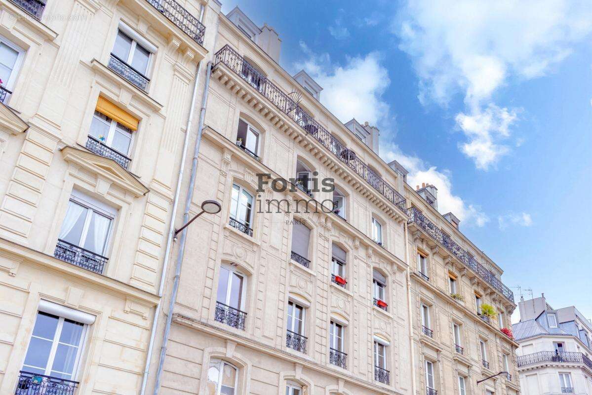 Appartement à PARIS-10E