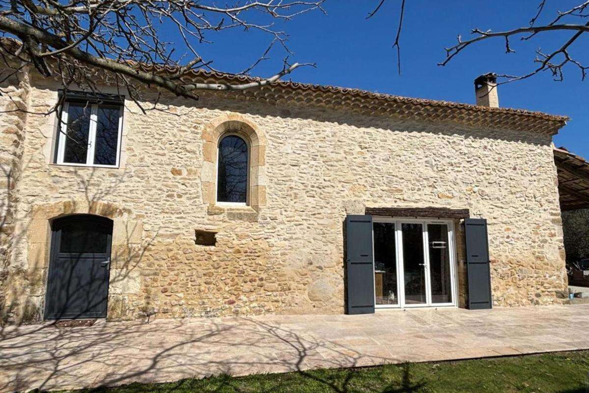 Maison à CADEROUSSE